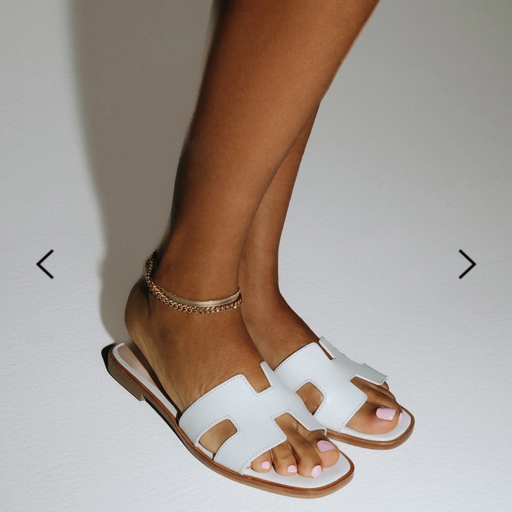 Steve madden white flats. Size is 10.